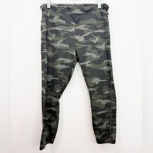 Athleta Ultimate Camo 7/8 Tight Leggings Olive Green Size Large Petite